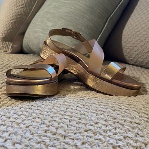 🌹Rosegold Platform Naturalizer Sandals